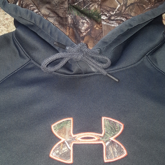 Black hoodie - Picture 2 of 5